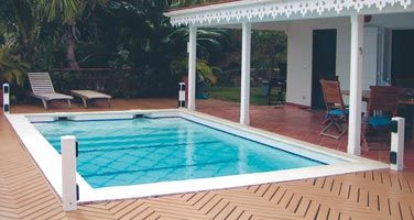 ejemplo de piscina protegida con alarma perimetral Prima Protect